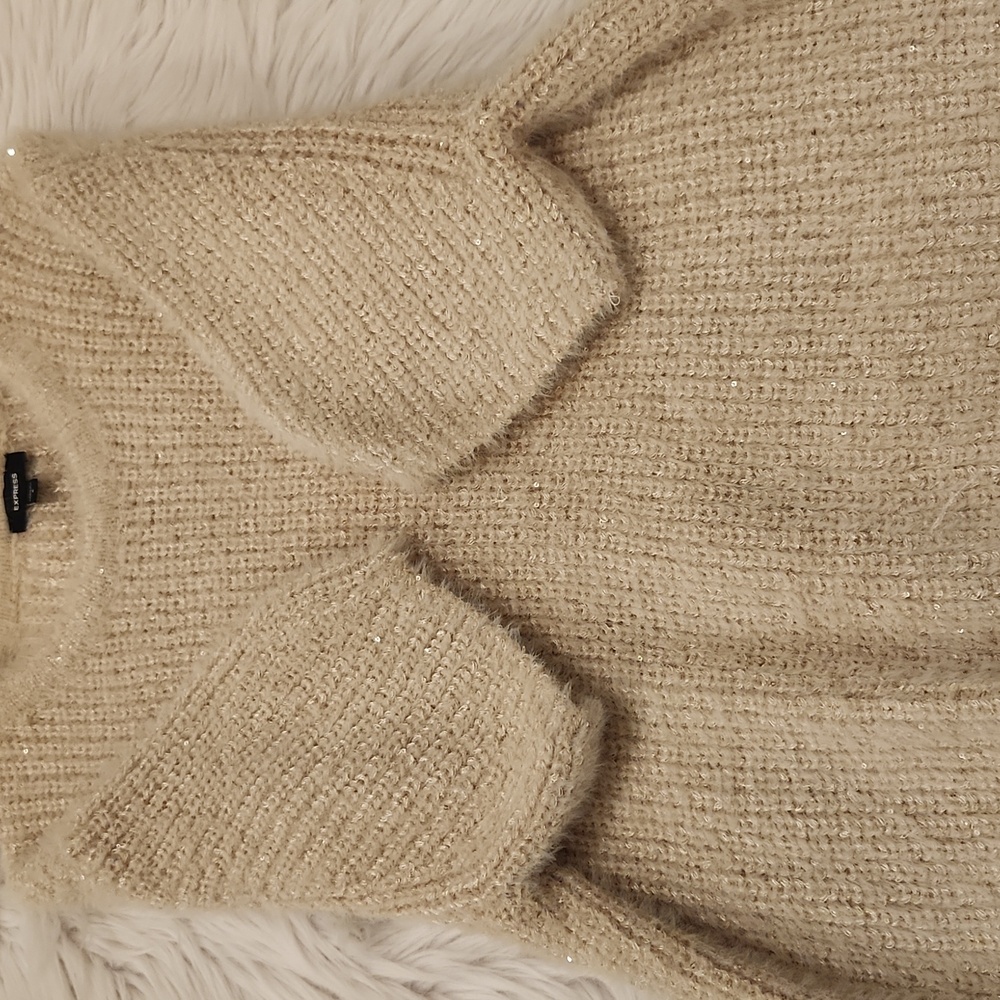 Express Cream Sweater - Picture 4 of 5